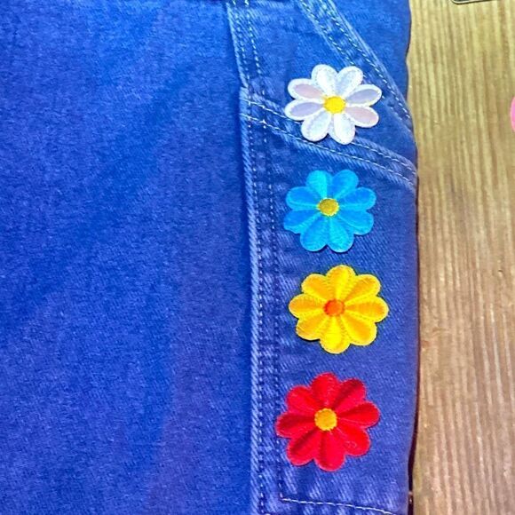 5 Flower patch’s - Picture 2 of 3